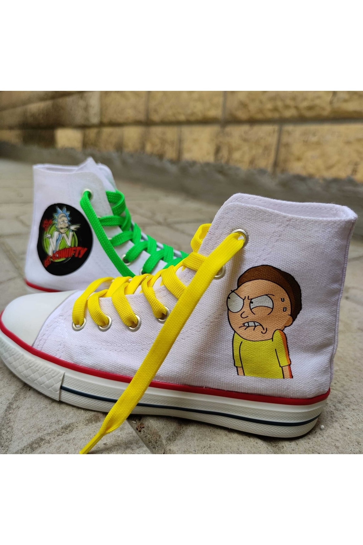Exploring the Interdimensional Style of Rick and Morty Shoes插图2