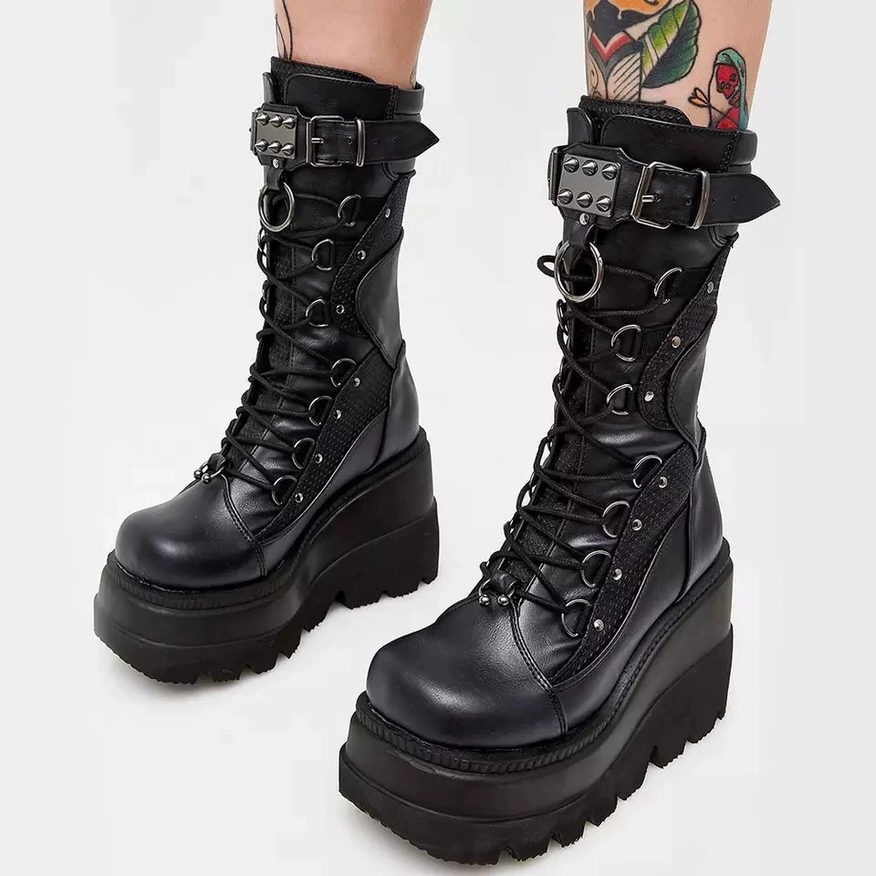 how should boots fit